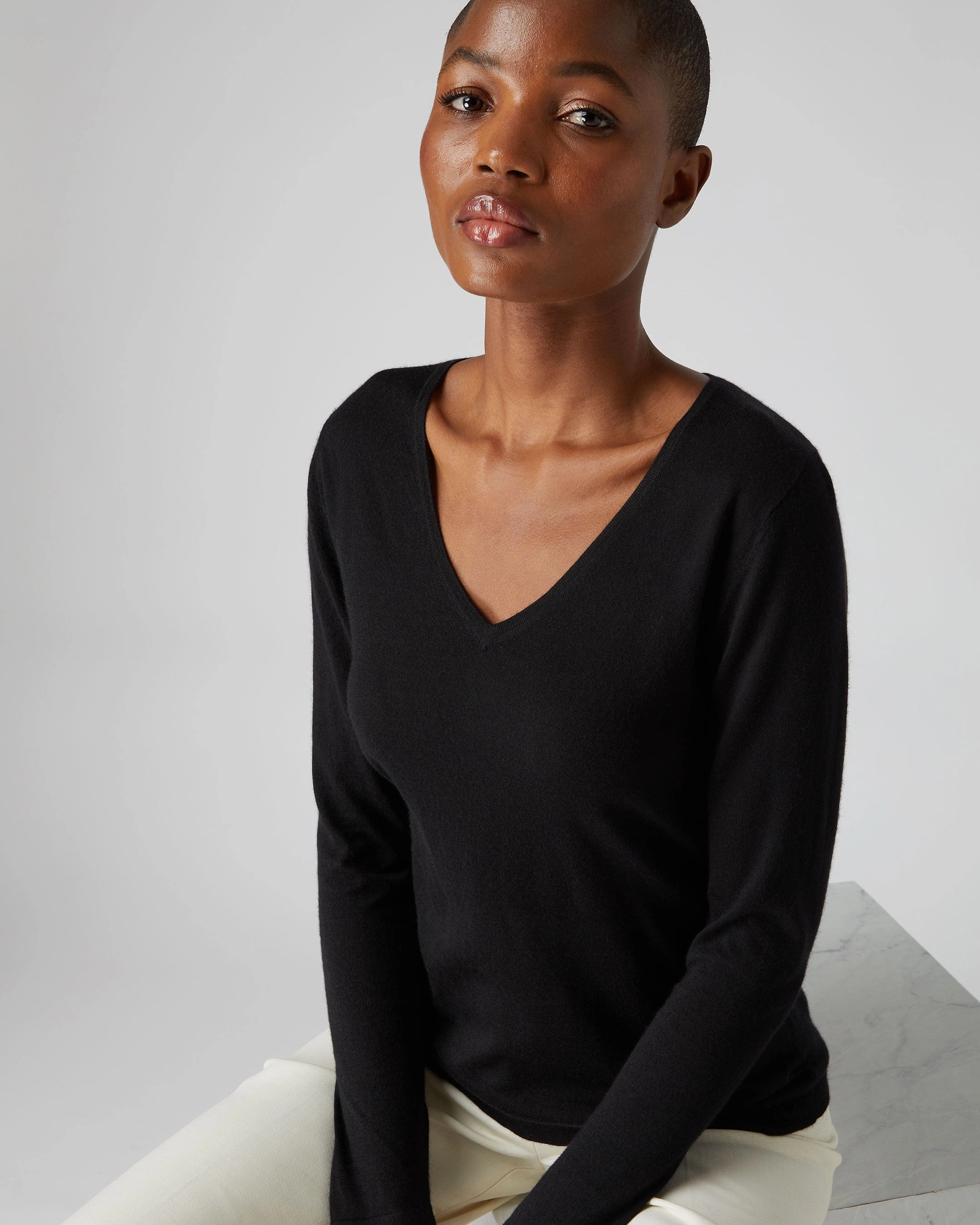 Hot Discount Deal Grab It Fast Women'S Imogen Superfine Cashmere V Neck Jumper Black