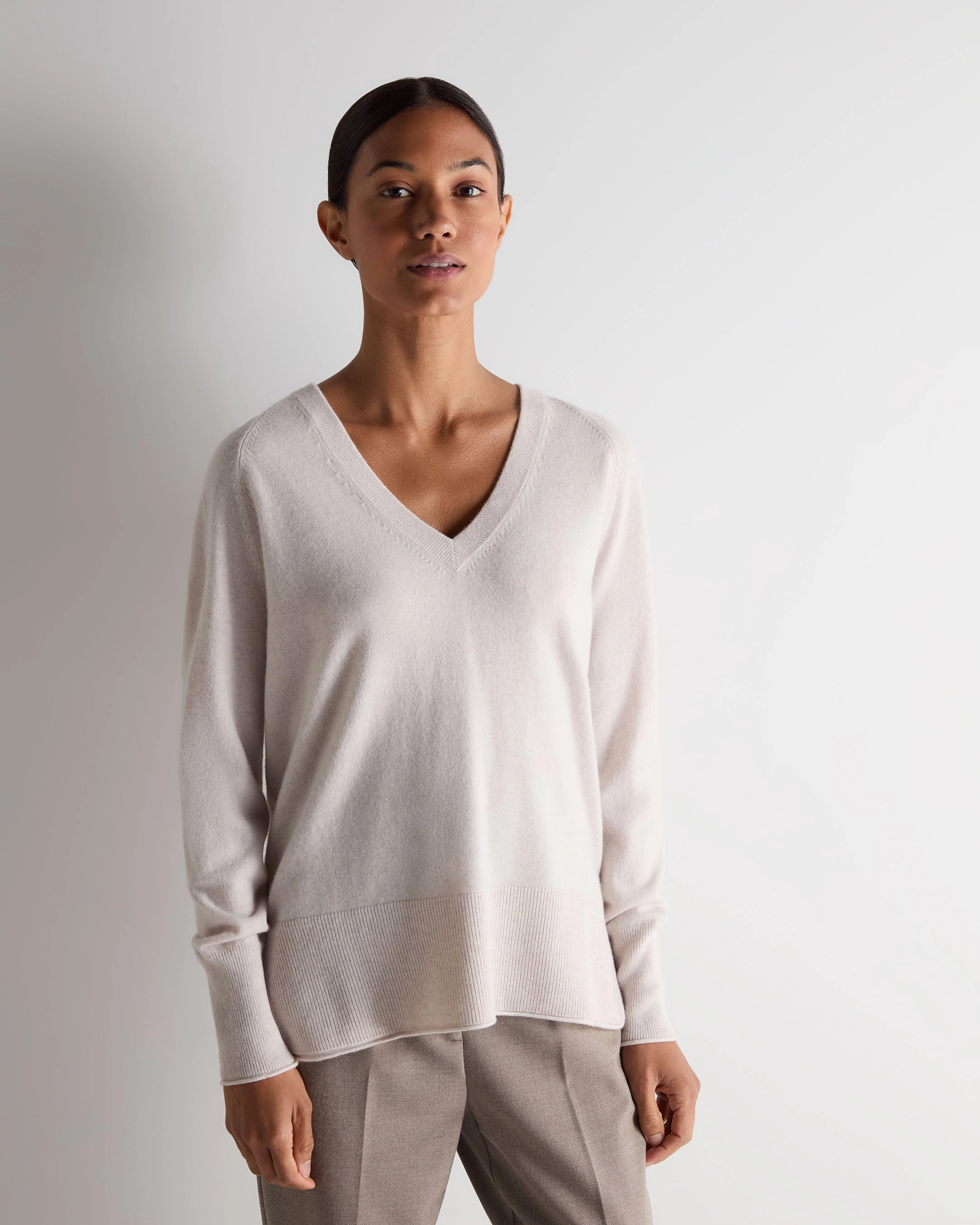Trending Now Discount Today Only Savings Women'S Relaxed V Neck Cashmere Jumper Frost White